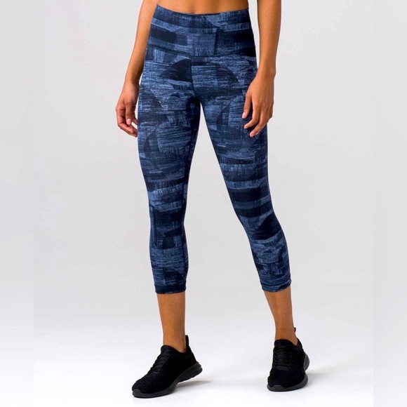 Lululemon Wunder Under Hi-Rise Crop Full-On Luxtreme 21" Workout Legging Size 4 - Picture 1 of 14